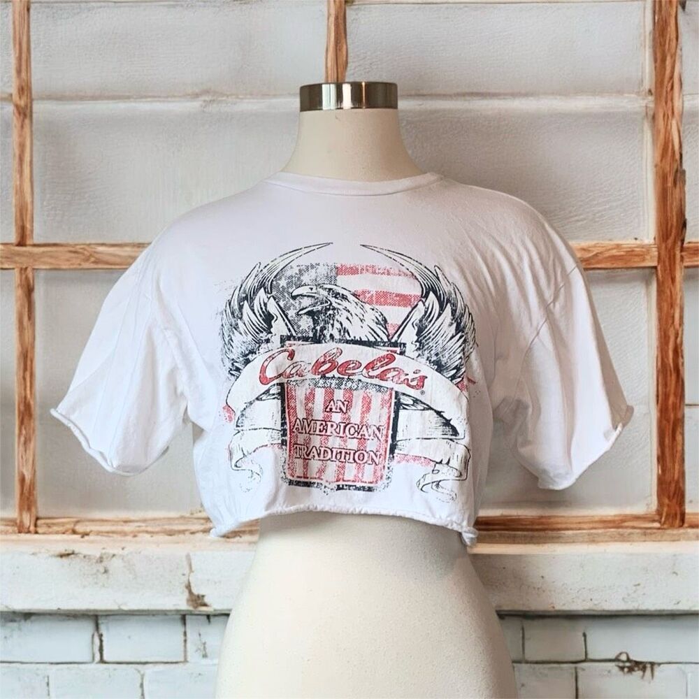 Cabela’s White Cropped Short Sleeve GM Medium Tee T Shirt Eagle Flag
